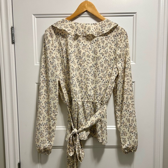 NWT - Max Studio Blouse - Wrap Look with Tie - Picture 2 of 3